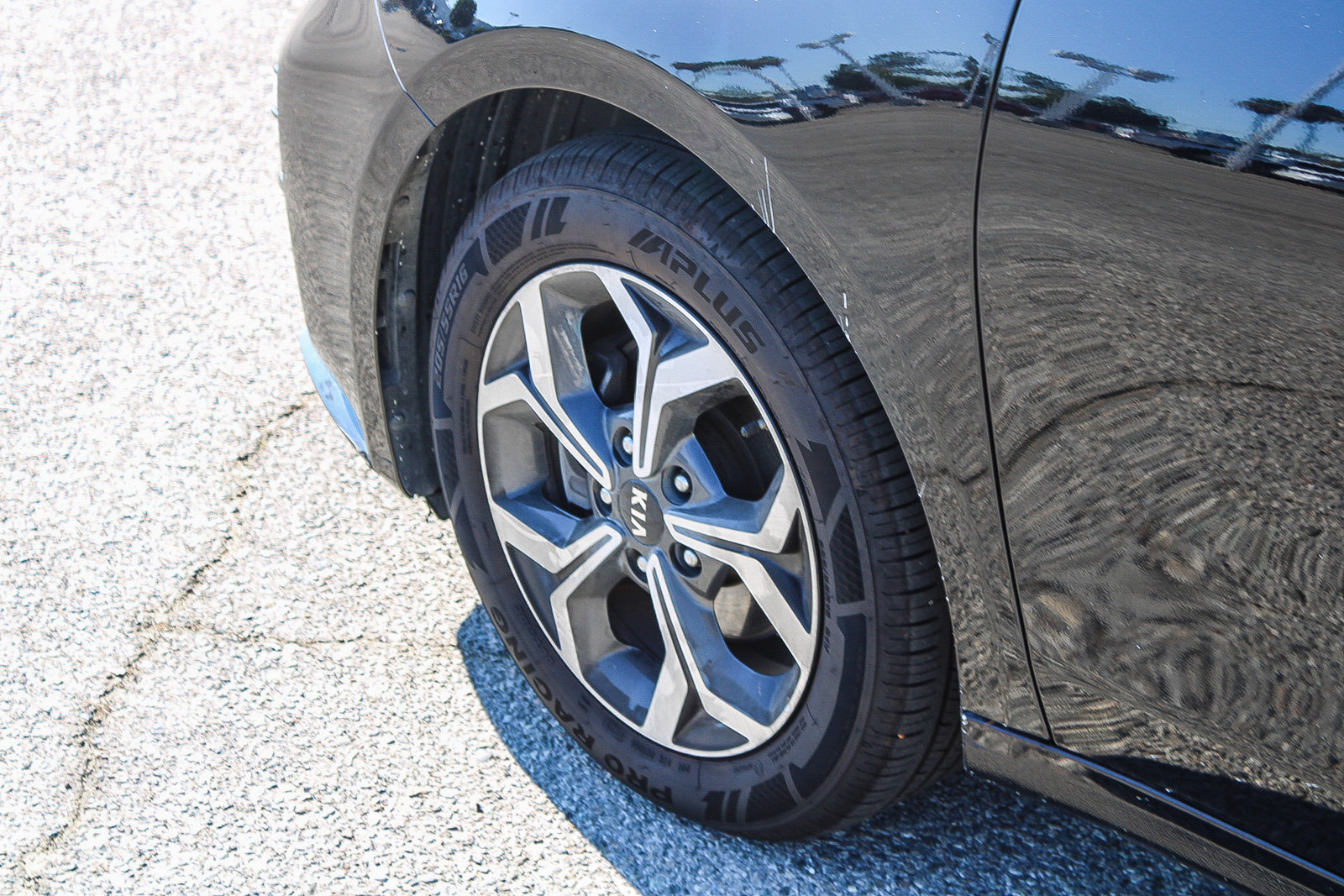 Used 2020 Kia Forte LXS FWD image 13