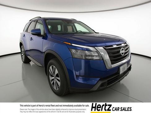 Used 2025 Nissan Pathfinder SV image 1