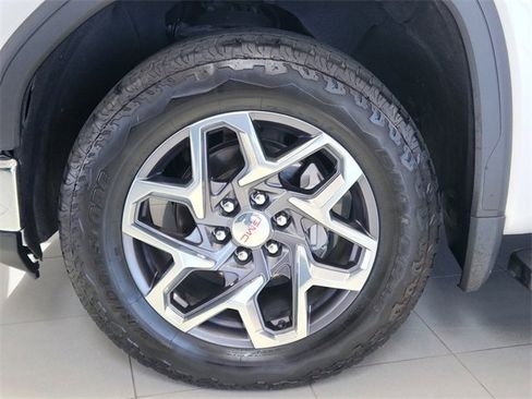 Used 2022 GMC Sierra 1500 SLT image 16