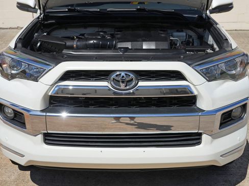 Used 2018 Toyota 4Runner Limited AWD/4WD image 7