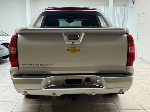 Used 2012 Chevrolet Avalanche LTZ image 8