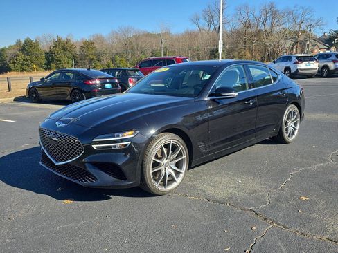 Used 2023 Genesis G70 2.0T image 3
