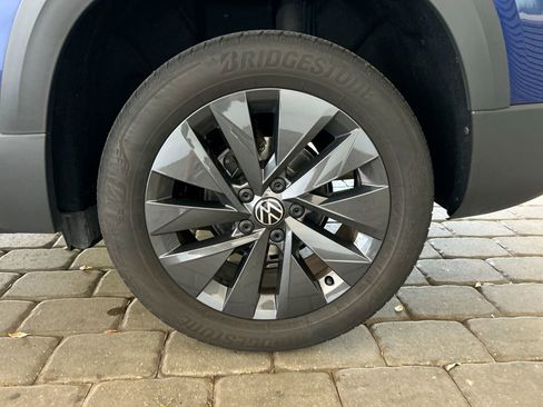 Certified 2024 Volkswagen Taos S FWD image 41