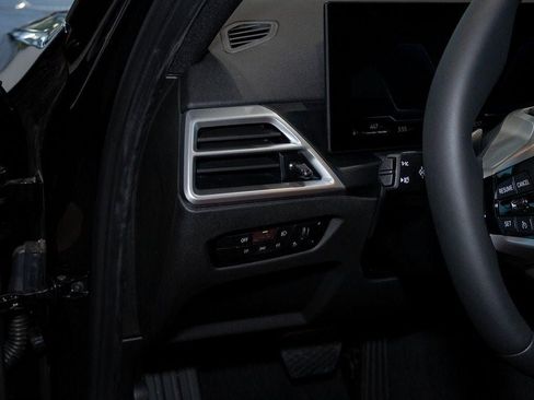 Used 2025 BMW 330i xDrive Sedan w/ Premium Package image 14