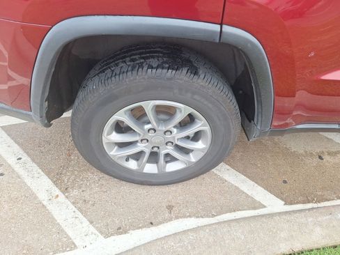 Used 2015 Jeep Grand Cherokee Limited image 11