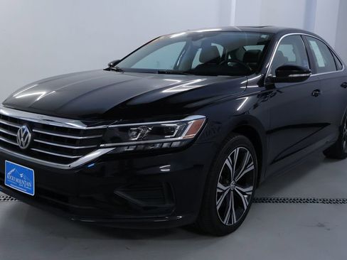 Used 2021 Volkswagen Passat 2.0T SE image 3