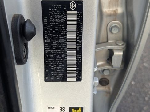 Used 2025 Toyota Corolla LE image 32