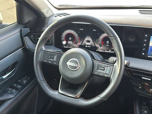 Used 2025 Nissan Kicks SR w/ SR Premium Package FWD image 26