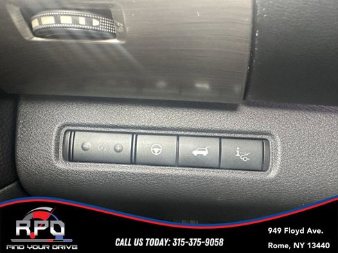 Used 2022 Nissan Pathfinder Platinum w/ Cargo Package AWD/4WD image 23