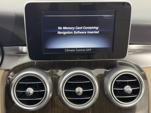 Used 2016 Mercedes-Benz C 300 Sedan image 27