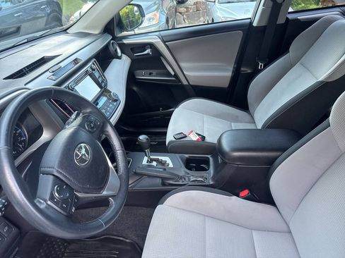 Used 2018 Toyota RAV4 XLE AWD/4WD image 29
