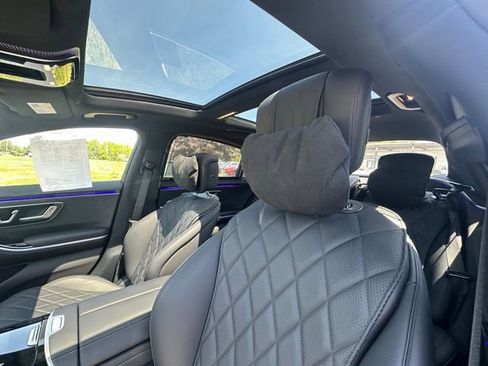 Used 2025 Mercedes-Benz S 580 4MATIC Sedan image 21