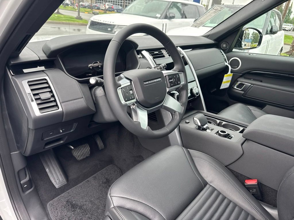 New 2026 Land Rover Discovery S AWD/4WD image 12
