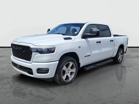 Used 2026 RAM 1500 Express AWD/4WD image 5
