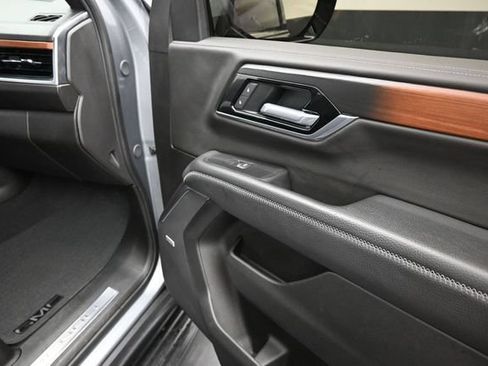 Used 2025 GMC Yukon XL Denali AWD/4WD image 20