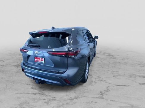 Used 2024 Toyota Highlander Limited image 12