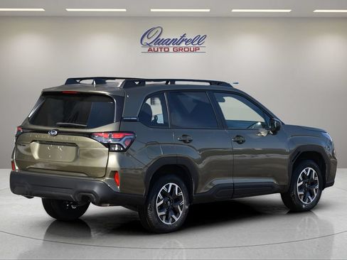 Used 2026 Subaru Forester Premium AWD/4WD image 4