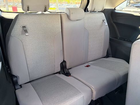Certified 2026 Toyota Sienna LE FWD image 20