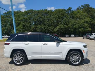 Used 2025 Jeep Grand Cherokee Summit w/ Luxury Tech Group V AWD/4WD video 2