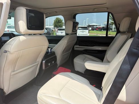 Used 2019 Ford Expedition Platinum AWD/4WD image 8