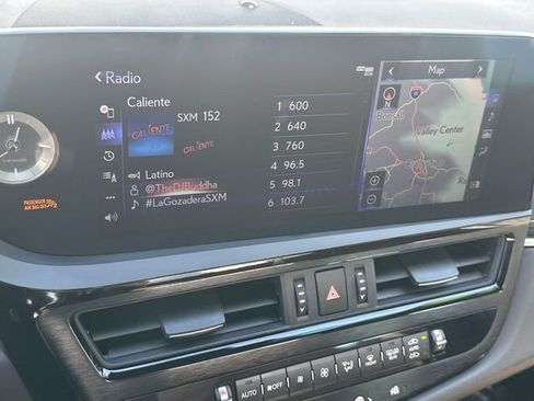 Used 2022 Lexus ES 300h w/ Accessory Package image 13