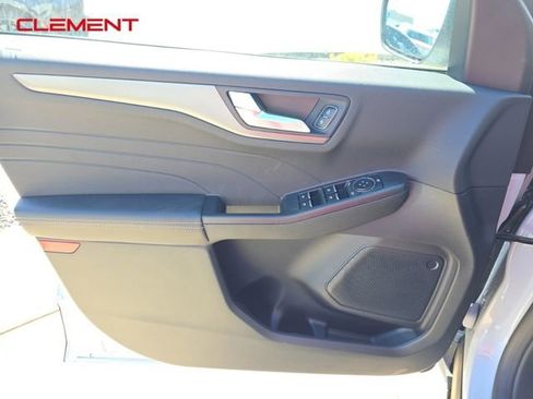 New 2025 Ford Escape SE image 21