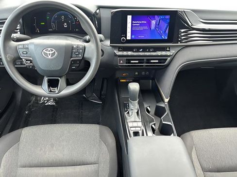 Used 2025 Toyota Camry LE image 17