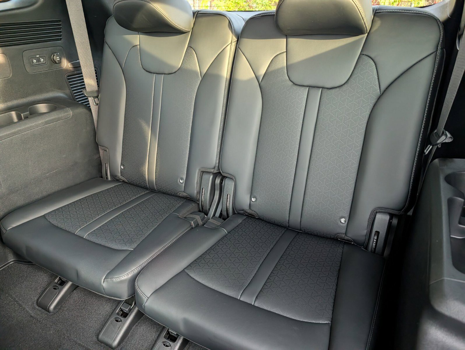Used 2023 Kia Sorento EX AWD/4WD image 25
