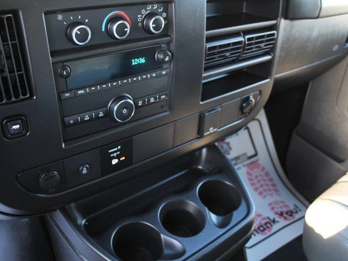 Used 2023 GMC Savana 3500 RWD image 14