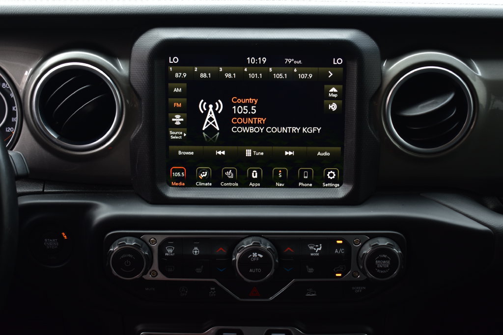 Used 2023 Jeep Wrangler Unlimited Sahara w/ Cold Weather Group AWD/4WD image 36