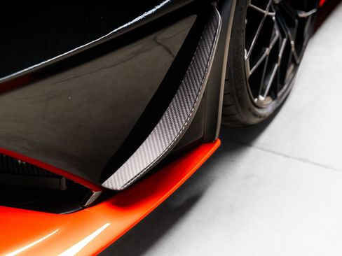 Used 2021 Lamborghini Huracan STO RWD image 24
