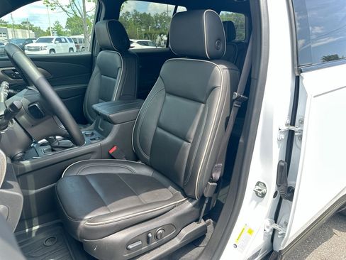 Certified 2023 Chevrolet Traverse Premier w/ Redline Edition image 11