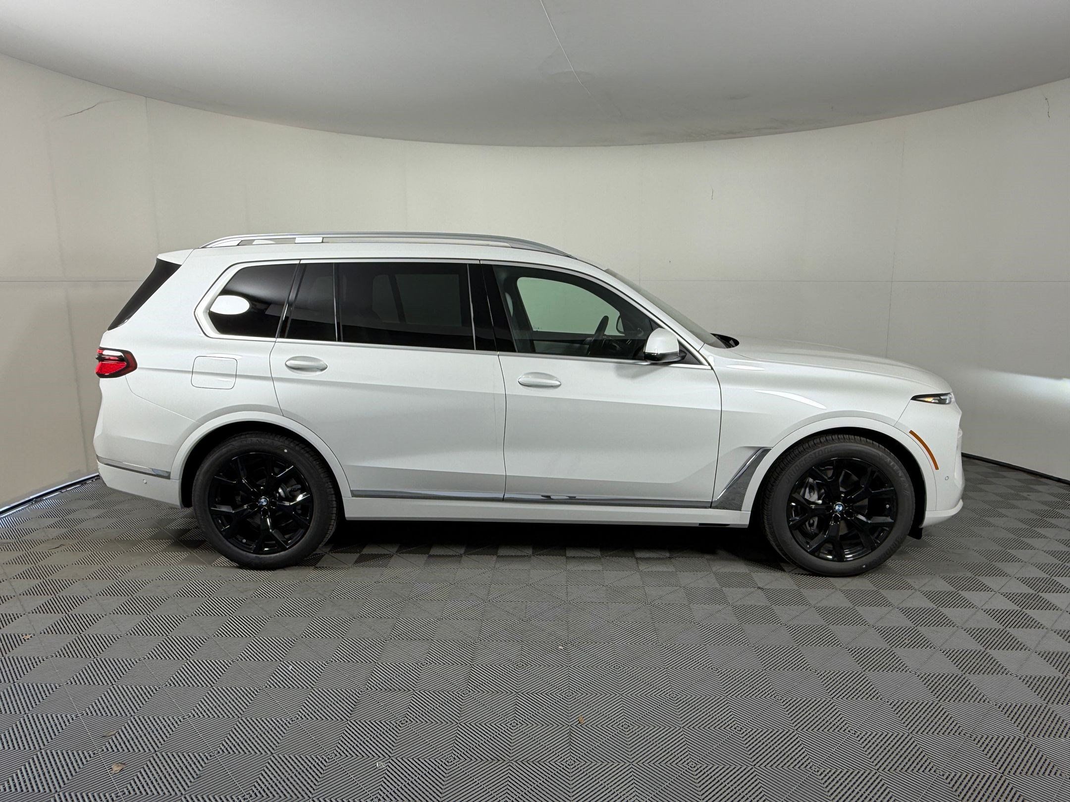 Used 2027 BMW X7 xDrive40i w/ Premium Package AWD/4WD image 8