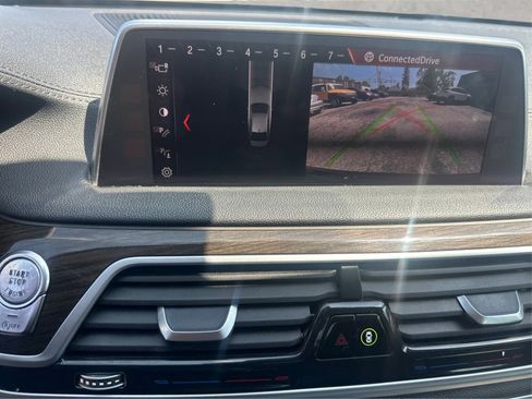 Used 2019 BMW 740i xDrive AWD/4WD image 33