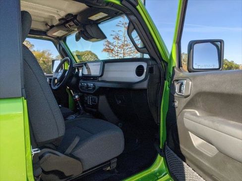 Certified 2025 Jeep Wrangler Sport S image 29