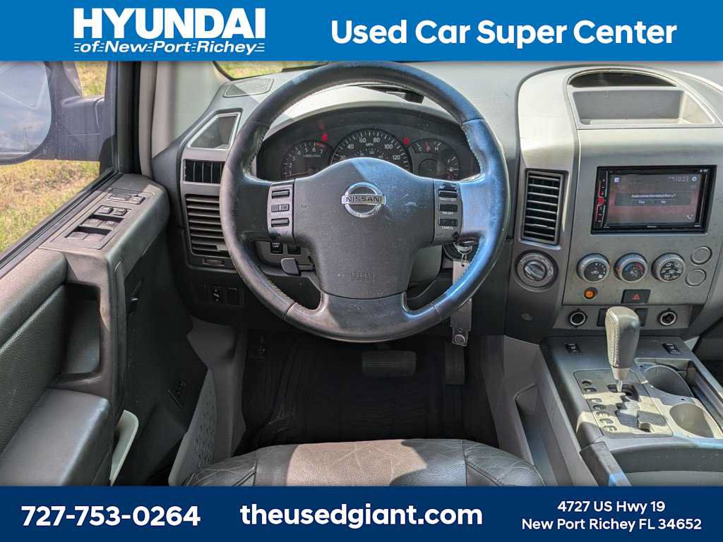 Used 2004 Nissan Titan LE AWD/4WD image 13