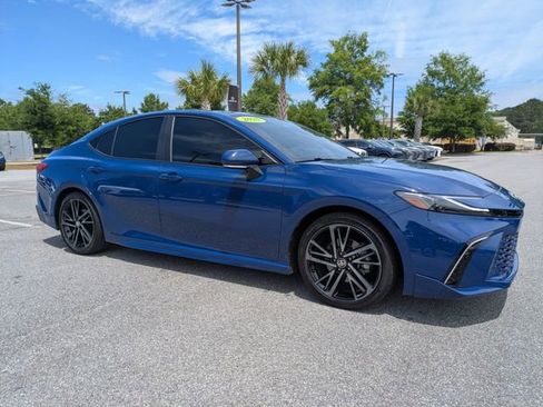 Used 2025 Toyota Camry XSE FWD image 2