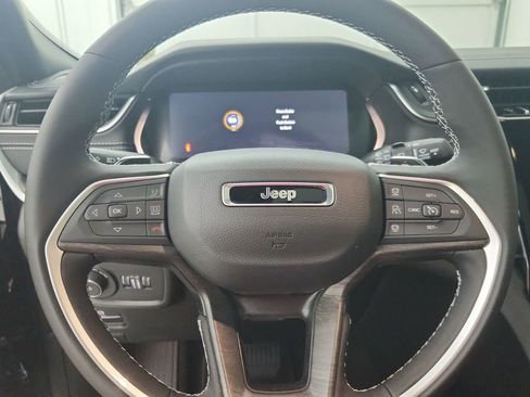 New 2025 Jeep Grand Cherokee L Limited w/ Black Appearance Package image 6