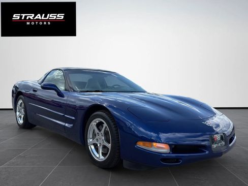 Used 2004 Chevrolet Corvette Coupe w/ Preferred Equipment Group image 1