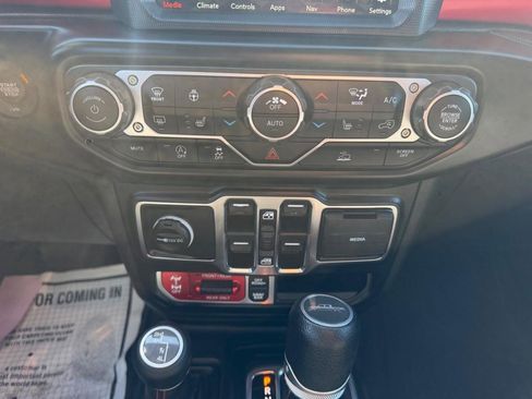 Used 2021 Jeep Gladiator Rubicon AWD/4WD image 16