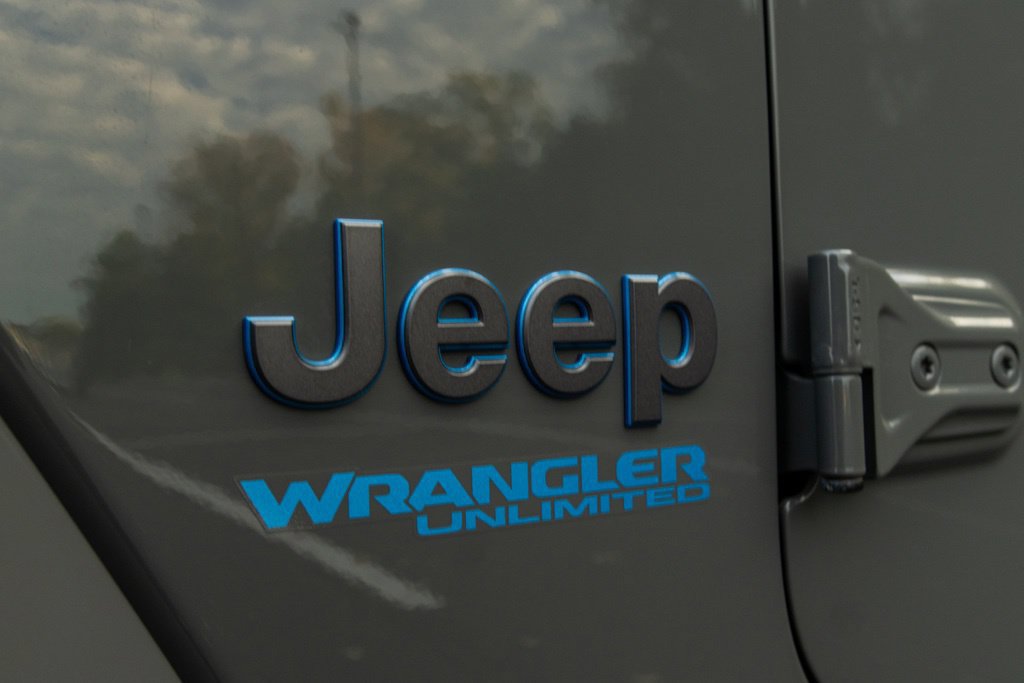 Used 2021 Jeep Wrangler Unlimited Rubicon 4xe w/ Steel Bumper Group AWD/4WD image 6