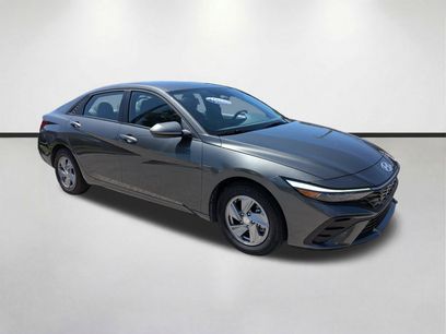 Used 2025 Hyundai Elantra SE