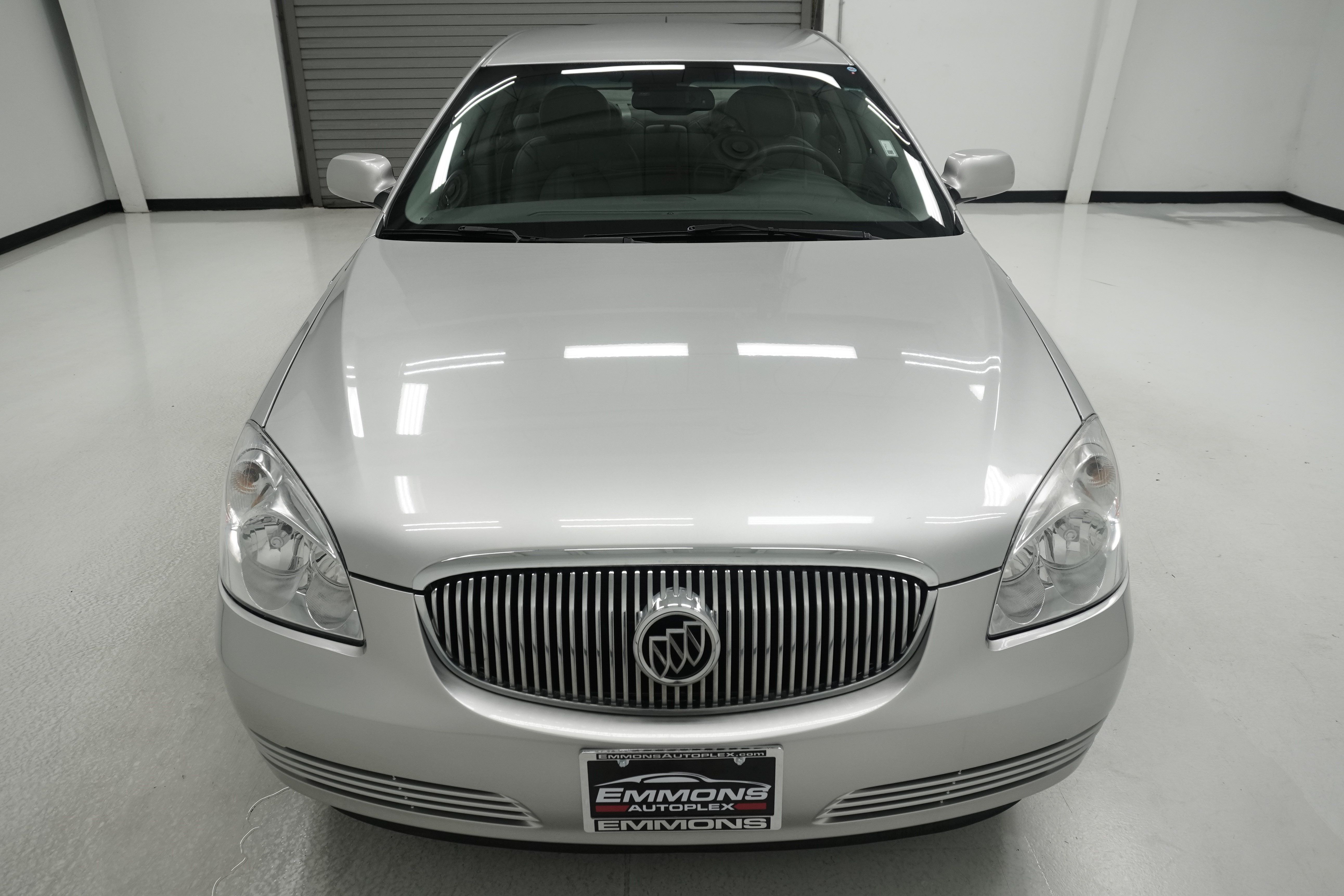 Used 2008 Buick Lucerne CXL w/ Driver Confidence Package FWD image 2