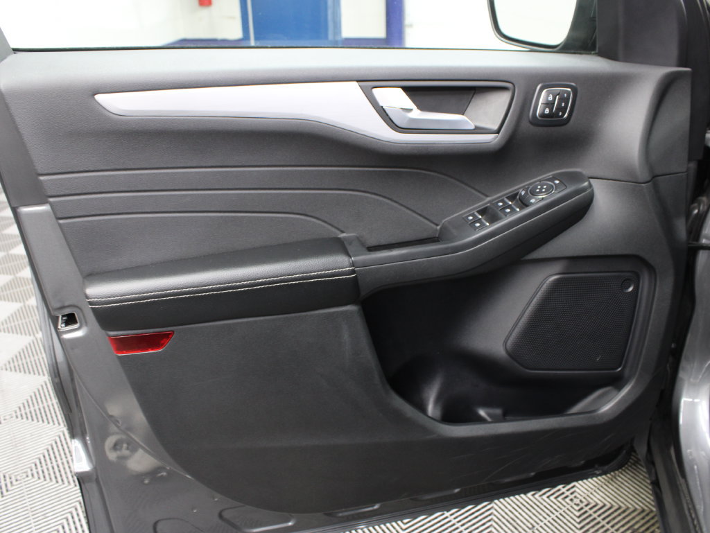 Used 2025 Ford Escape Platinum AWD/4WD image 52