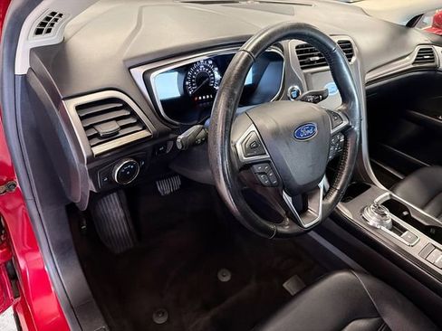 Used 2020 Ford Fusion SEL image 9
