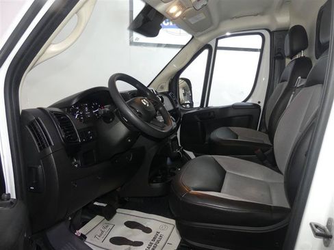 Used 2025 RAM ProMaster 2500 w/ Convenience Group FWD image 17