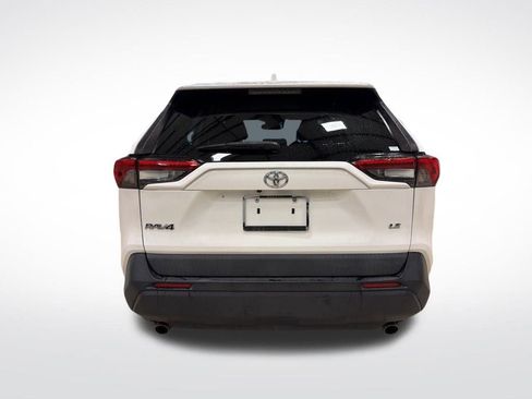 Used 2019 Toyota RAV4 LE image 8