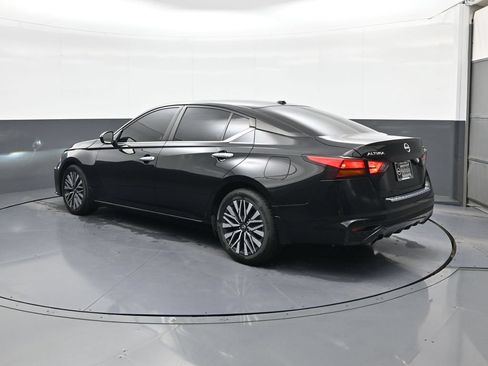 Used 2023 Nissan Altima 2.5 SV w/ SV Premium Package FWD image 5
