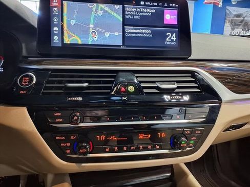 Used 2023 BMW 530i xDrive w/ Executive Package image 22