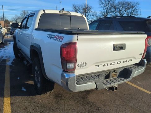 Used 2019 Toyota Tacoma TRD Off-Road image 4